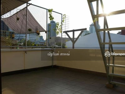 Home office Soi Sukhumvit 65, Bangkok, Thailand Home office Soi Sukhumvit 65, Bangkok, Thailand