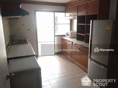 D.S. Tower 1 Sukhumvit 33, Bangkok, Thailand D.S. Tower 1 Sukhumvit 33, Bangkok, Thailand