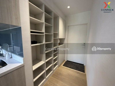 Runesu Thonglor 5, Bangkok, Thailand Runesu Thonglor 5, Bangkok, Thailand