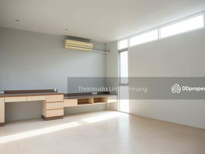 Spacious 3-Br House near BTS Phrom Phong, Bangkok, Thailand Spacious 3-Br House near BTS Phrom Phong, Bangkok, Thailand