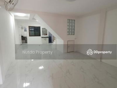 Townhouse Punnawithi, Bangkok, Thailand Townhouse Punnawithi, Bangkok, Thailand