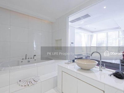 Alojamiento en Ban Ratsada, Thailand Alojamiento en Ban Ratsada, Thailand