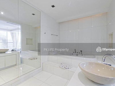 Gehäuse In Ban Ratsada, Thailand Gehäuse In Ban Ratsada, Thailand