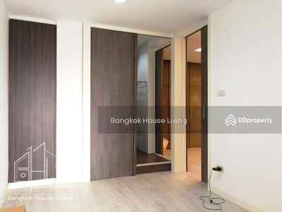 Royal Castle Sukhumvit, Bangkok, Thailand Royal Castle Sukhumvit, Bangkok, Thailand