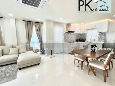 Housing in Ban Ratsada, Thailand Housing in Ban Ratsada, Thailand