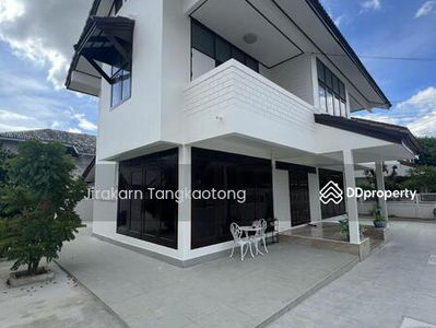 House next to BTS Phahonyothin 59, Bangkok, Thailand House next to BTS Phahonyothin 59, Bangkok, Thailand