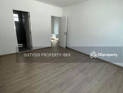 Siwalee Srinagarindra - Rom Klao, Bangkok, Thailand Siwalee Srinagarindra - Rom Klao, Bangkok, Thailand