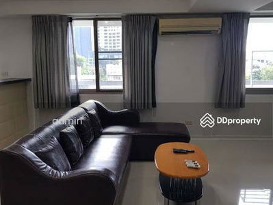 Royal Castle Sukhumvit, Bangkok, Thailand Royal Castle Sukhumvit, Bangkok, Thailand