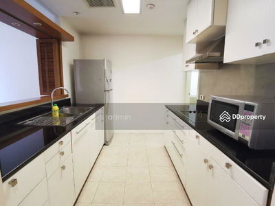 Langsuan Ville, Bangkok, Thailand Langsuan Ville, Bangkok, Thailand