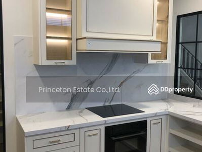 Nantawan Rama 9 New Krungthepkreetha, Bangkok, Thailand Nantawan Rama 9 New Krungthepkreetha, Bangkok, Thailand