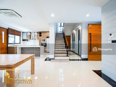 House in Compound, Bangkok, Thailand House in Compound, Bangkok, Thailand