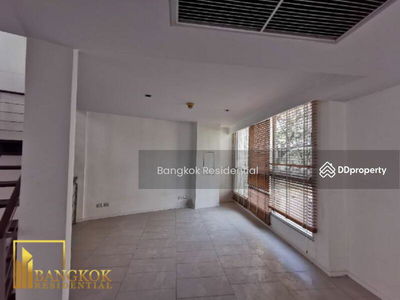 Townhouse in Compound, Bangkok, Thailand Townhouse in Compound, Bangkok, Thailand