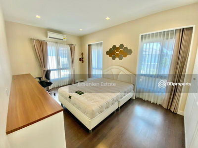 Setthasiri Onnut-Srinakarin, Bangkok, Thailand Setthasiri Onnut-Srinakarin, Bangkok, Thailand