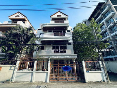 House in Soi Sukhumvit 31 area, Bangkok, Thailand House in Soi Sukhumvit 31 area, Bangkok, Thailand