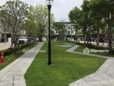 Patio Srinakarin Rama 9, Bangkok, Thailand Patio Srinakarin Rama 9, Bangkok, Thailand