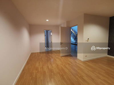 4 bedroom townhouse Rama 3 - Sathu Pradit, Bangkok, Thailand 4 bedroom townhouse Rama 3 - Sathu Pradit, Bangkok, Thailand