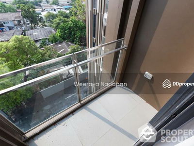 The Line Phahon-Pradipat, Bangkok, Thailand The Line Phahon-Pradipat, Bangkok, Thailand