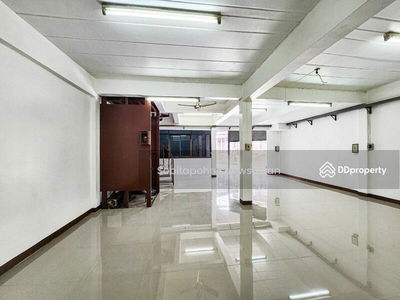 10110, Bangkok, Thailand 10110, Bangkok, Thailand