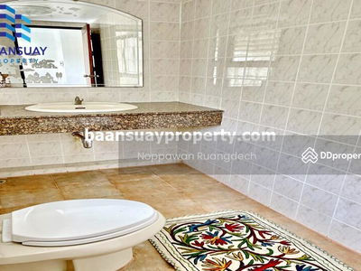 For rent, 4-story home office, Sukhumvit Road, near BTS Nana, Bangkok., Thailand For rent, 4-story home office, Sukhumvit Road, near BTS Nana, Bangkok., Thailand