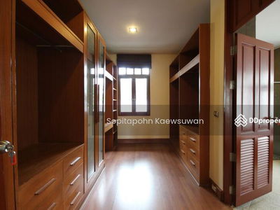 10110, Bangkok, Thailand 10110, Bangkok, Thailand