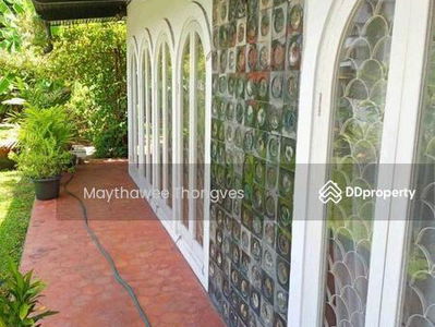 Large 5-Bedroom House, Bangkok, Thailand Large 5-Bedroom House, Bangkok, Thailand