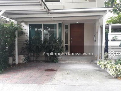 10110, Bangkok, Thailand 10110, Bangkok, Thailand