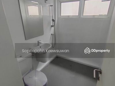 10110, Bangkok, Thailand 10110, Bangkok, Thailand