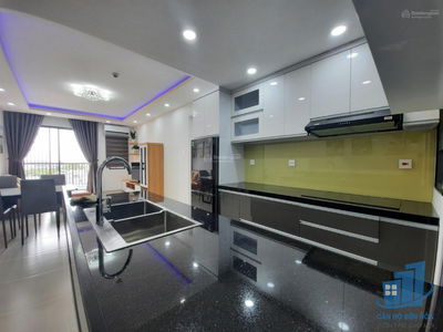 Topaz Twins, Vietnam Topaz Twins, Vietnam