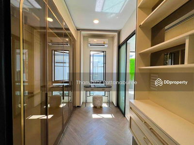 Nantawan Rama 9 New Krungthepkreetha, Bangkok, Thailand Nantawan Rama 9 New Krungthepkreetha, Bangkok, Thailand