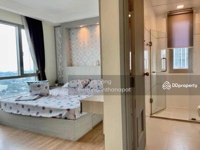 Thru Thonglor, Bangkok, Thailand Thru Thonglor, Bangkok, Thailand