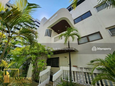 Townhouse in Secure Compound, Bangkok, Thailand Townhouse in Secure Compound, Bangkok, Thailand