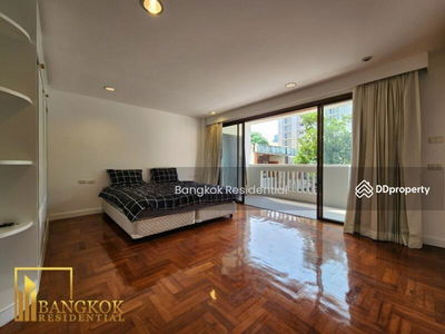 Townhouse in Secure Compound, Bangkok, Thailand Townhouse in Secure Compound, Bangkok, Thailand