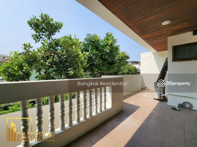 Townhouse in Secure Compound, Bangkok, Thailand Townhouse in Secure Compound, Bangkok, Thailand