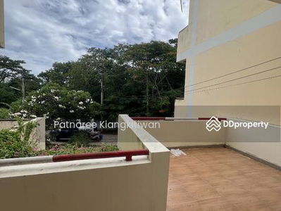 Eastern Village Pha Daeng Sri Racha, Chon Buri, Thailand Eastern Village Pha Daeng Sri Racha, Chon Buri, Thailand