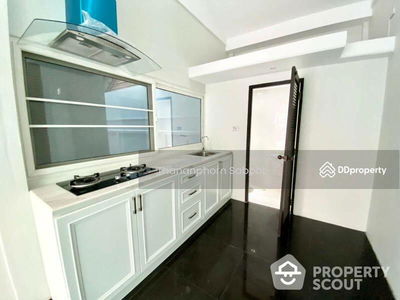 The Scenevanar (Baan Mae 9), Chon Buri, Thailand The Scenevanar (Baan Mae 9), Chon Buri, Thailand