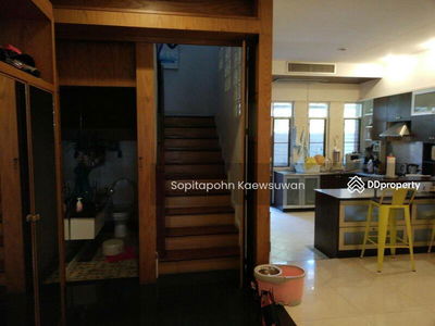 10110, Bangkok, Thailand 10110, Bangkok, Thailand