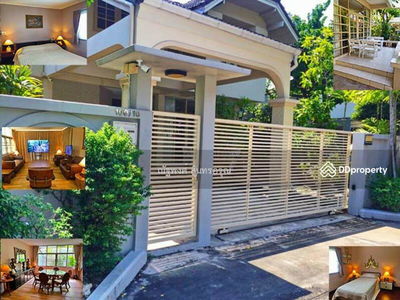 Bon Marche Market (150 meters) has KFC, Starbucks coffee, Bangkok, Thailand Bon Marche Market (150 meters) has KFC, Starbucks coffee, Bangkok, Thailand