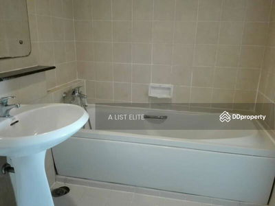 The Waterford Diamond Tower Sukhumvit, Bangkok, Thailand The Waterford Diamond Tower Sukhumvit, Bangkok, Thailand