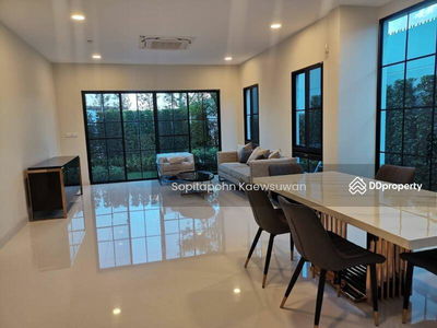 Nantawan Rama 9 New Krungthepkreetha, Bangkok, Thailand Nantawan Rama 9 New Krungthepkreetha, Bangkok, Thailand