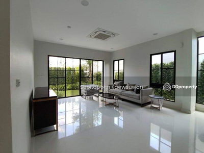 Nantawan Rama 9 New Krungthepkreetha, Bangkok, Thailand Nantawan Rama 9 New Krungthepkreetha, Bangkok, Thailand