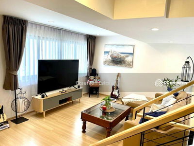 Townhouse in Pattanakarn 32, Bangkok, Thailand Townhouse in Pattanakarn 32, Bangkok, Thailand