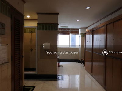 Langsuan Ville, Bangkok, Thailand Langsuan Ville, Bangkok, Thailand