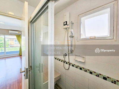 Mantana Lake Watcharapol, Bangkok, Thailand Mantana Lake Watcharapol, Bangkok, Thailand