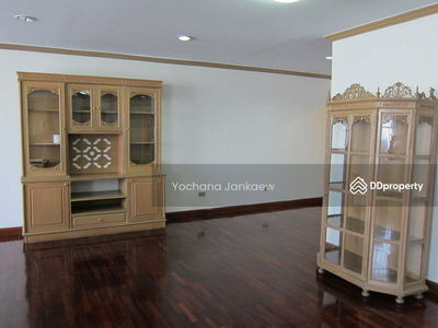 D.S. Tower 1 Sukhumvit 33, Bangkok, Thailand D.S. Tower 1 Sukhumvit 33, Bangkok, Thailand