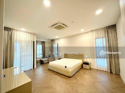 Nantawan Rama 9 New Krungthepkreetha, Bangkok, Thailand Nantawan Rama 9 New Krungthepkreetha, Bangkok, Thailand