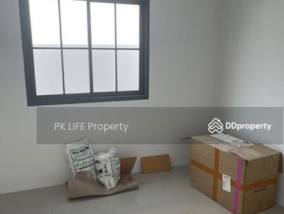 Gehäuse In Ban Ratsada, Thailand Gehäuse In Ban Ratsada, Thailand