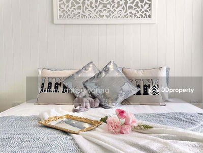 Park Origin Phrom Phong, Bangkok, Thailand Park Origin Phrom Phong, Bangkok, Thailand