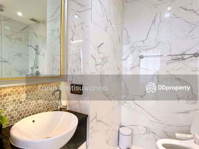 Park Origin Phrom Phong, Bangkok, Thailand Park Origin Phrom Phong, Bangkok, Thailand