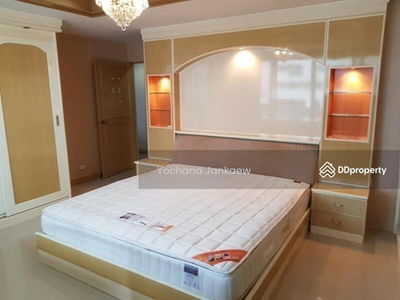 Empire House condominium, Bangkok, Thailand Empire House condominium, Bangkok, Thailand