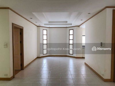 Noble House Ruamrudee, Bangkok, Thailand Noble House Ruamrudee, Bangkok, Thailand